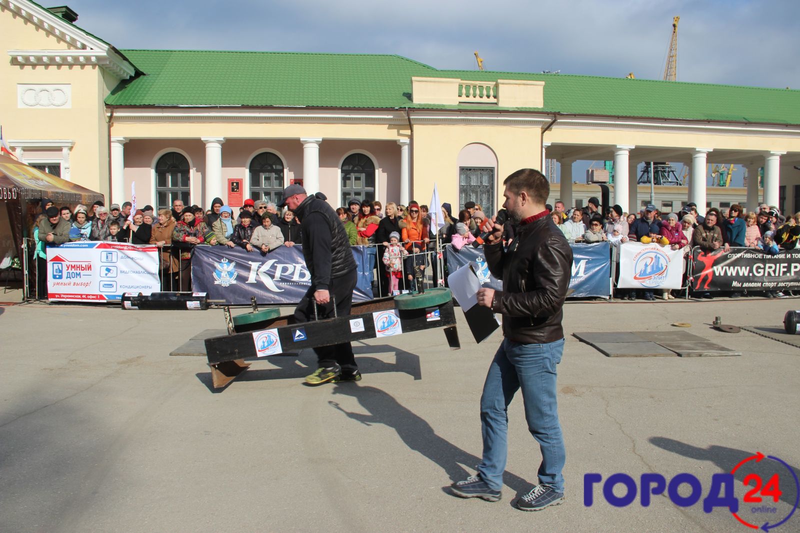 Нажмите чтобы увеличить Фото - На привокзальной площади проходят соревнования
